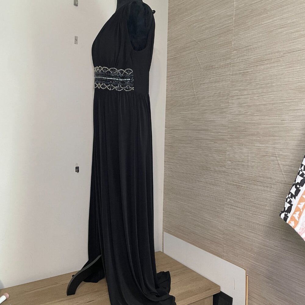 Women's Size 16 R&M Richards Black Bead/Sequin Waist Front Slit Sleeveless Gown - Picture 7 of 11